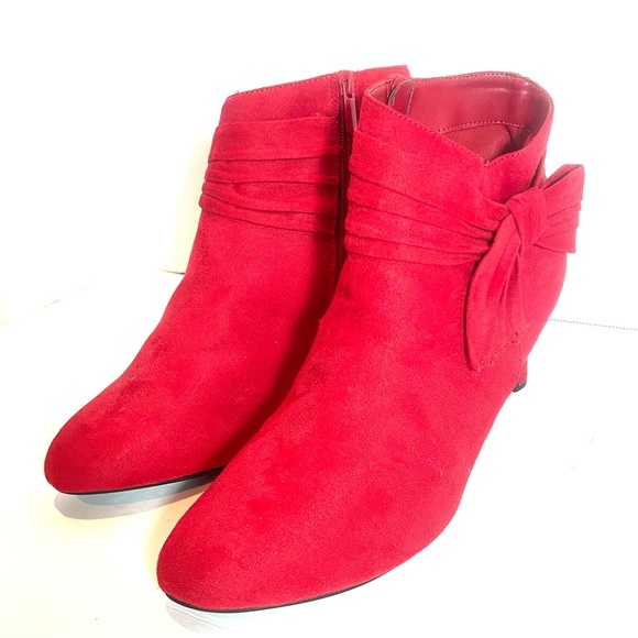 East 5th Red Ankle Booties with Heel, Side Zipper Closure, and Red Bow Size 11M - Picture 3 of 14